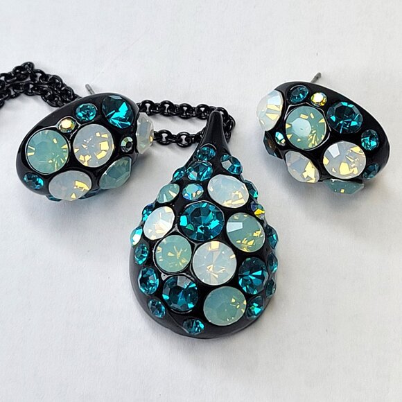 Teal BlueTeardrop Pendant Necklace with Earrings - Picture 4 of 15